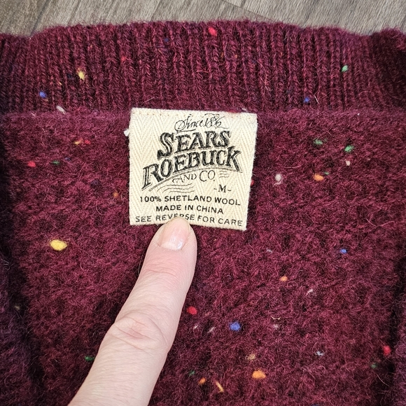 Vintage SEARS 100% Shetland Wool Cardigan, Maroon, Size Medium - Picture 2 of 6